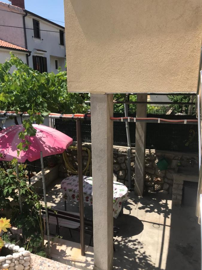 Apartmani Luiza Cres Bagian luar foto