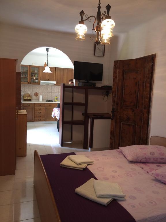 Apartmani Luiza Cres Bagian luar foto