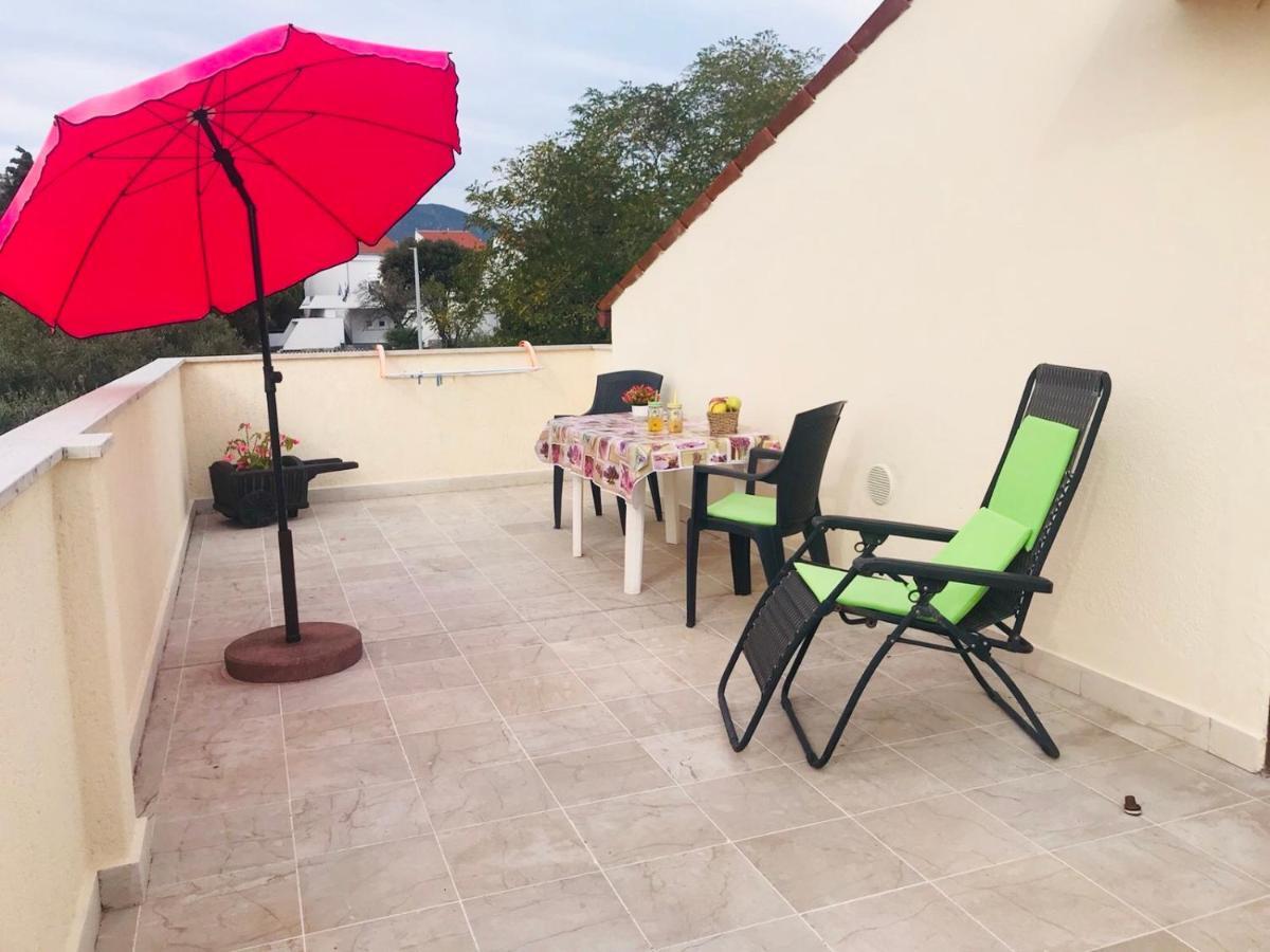 Apartmani Luiza Cres Bagian luar foto
